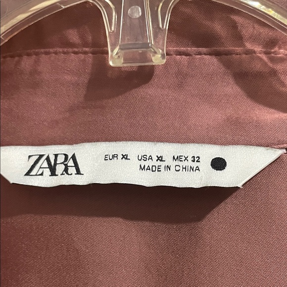 Zara sz XL, Button-Up blouse with Black Floral Design, holiday, party, classic - Picture 2 of 7